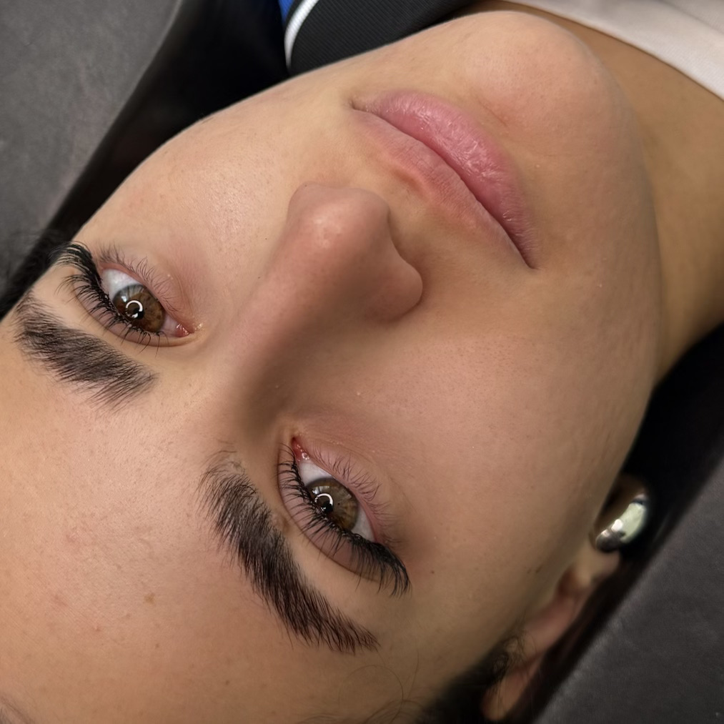 Projects φυσικές βλεφαρίδες one by one